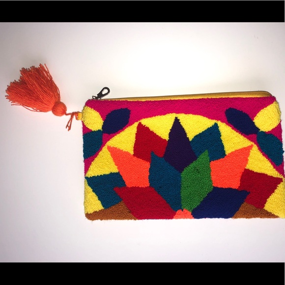Authentic Handmade Colombian Wayuu Clutch - Picture 2 of 8